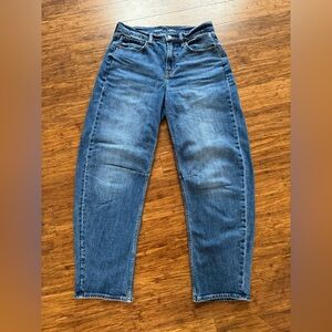 Old Navy Women's Barrel Jeans Blue Mid Wash